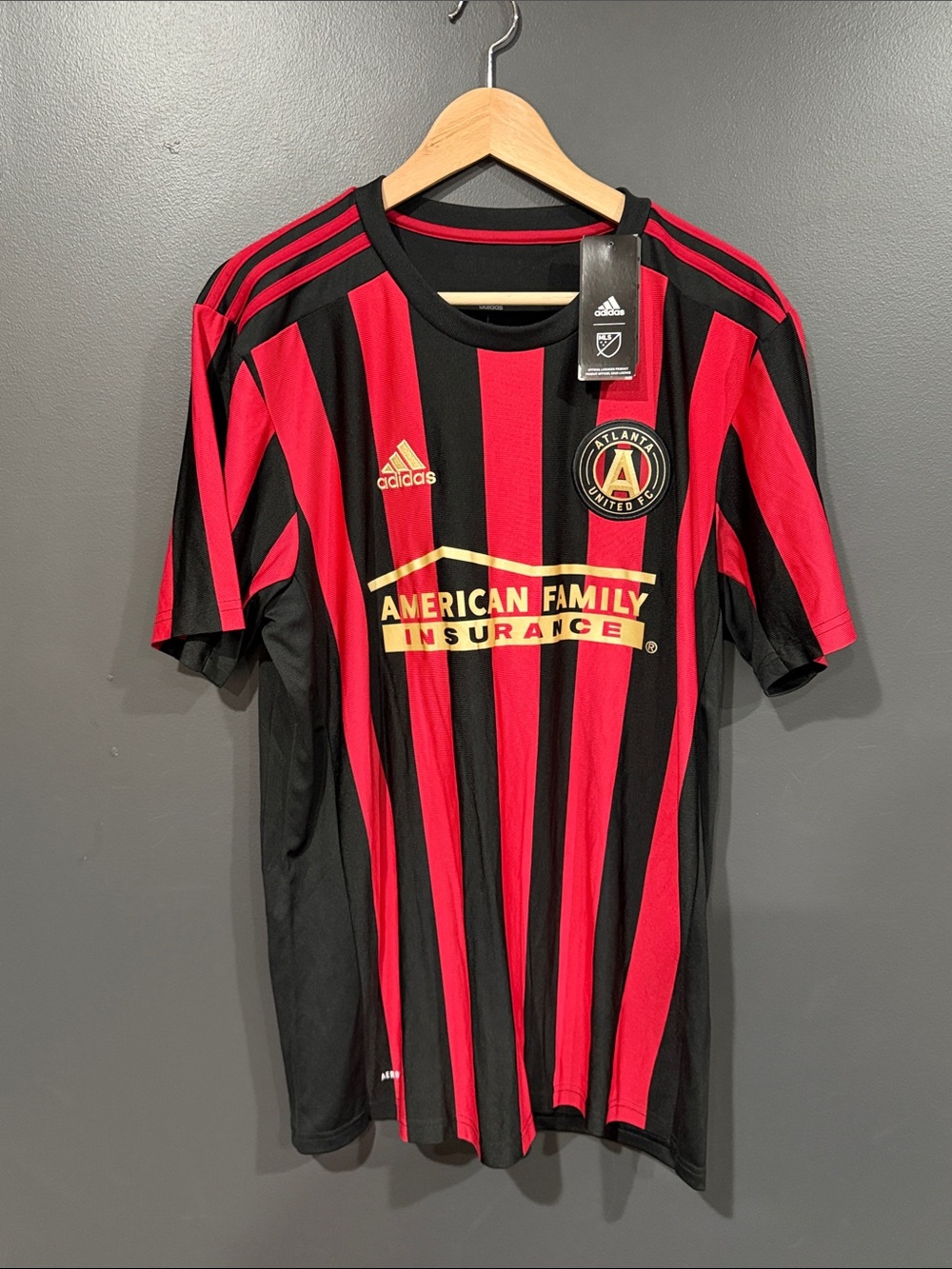 adidas Atlanta United Men’s Red and Black Soccer Jersey Large